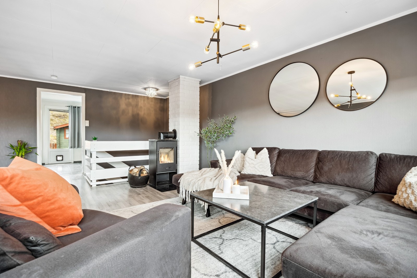 Stuen måler 39 kvm. Galleribilde