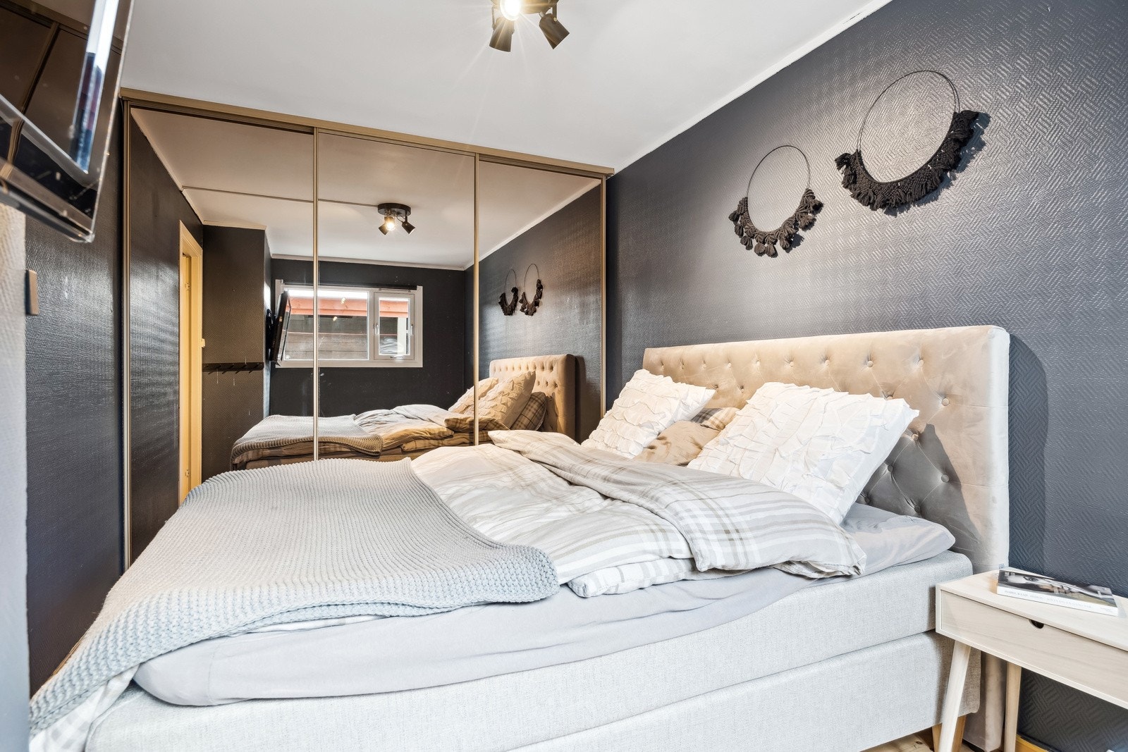 Hovedsoverommet måler 11 kvm og har god plass til ønsket innredning. Galleribilde