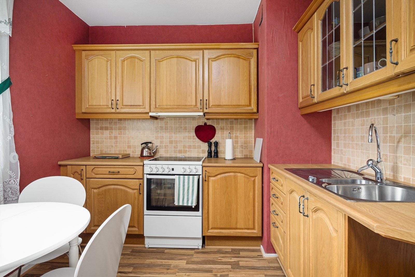 Med et separat kjøkken har du god skap- og benkeplass som gjør matlagingen til en drøm. Galleribilde