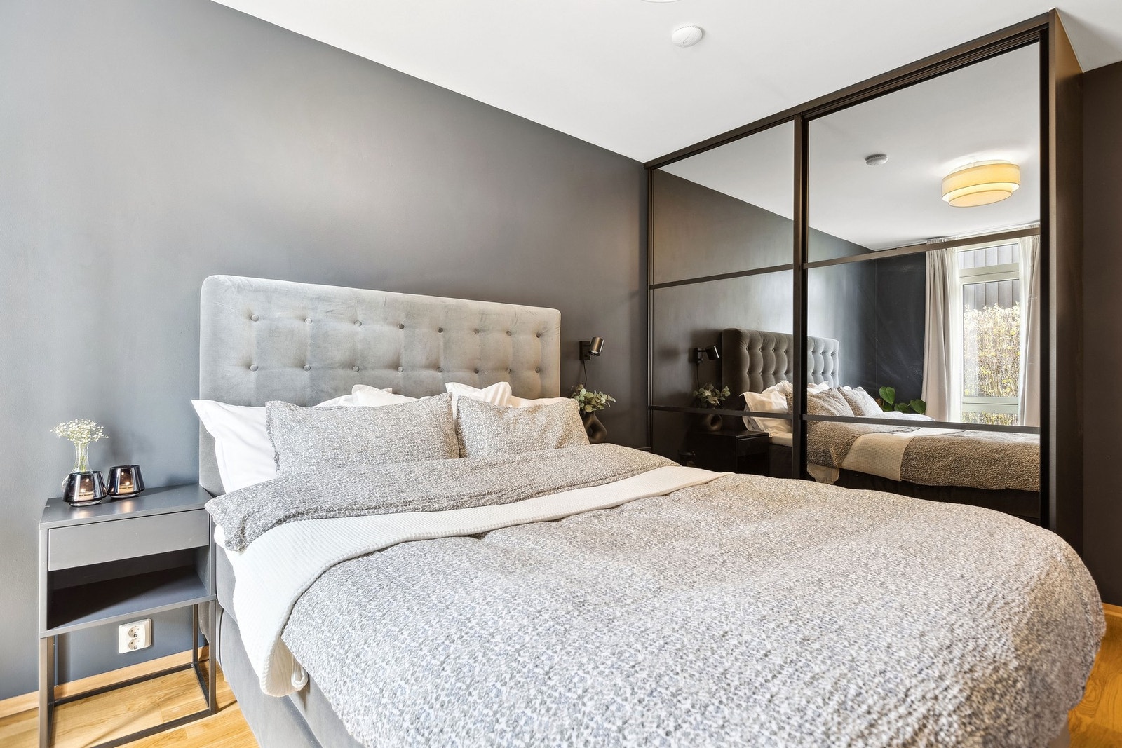 Hovedsoverommet måler ca. 12,5 kvm og kan innredes med både dobbeltseng og garderobeløsning. Galleribilde