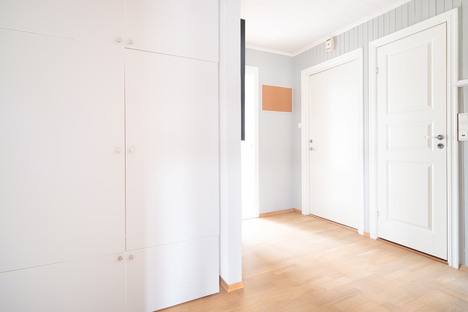 Entrèen er romslig, med god plass til å innrede med garderobeløsninger. Galleribilde