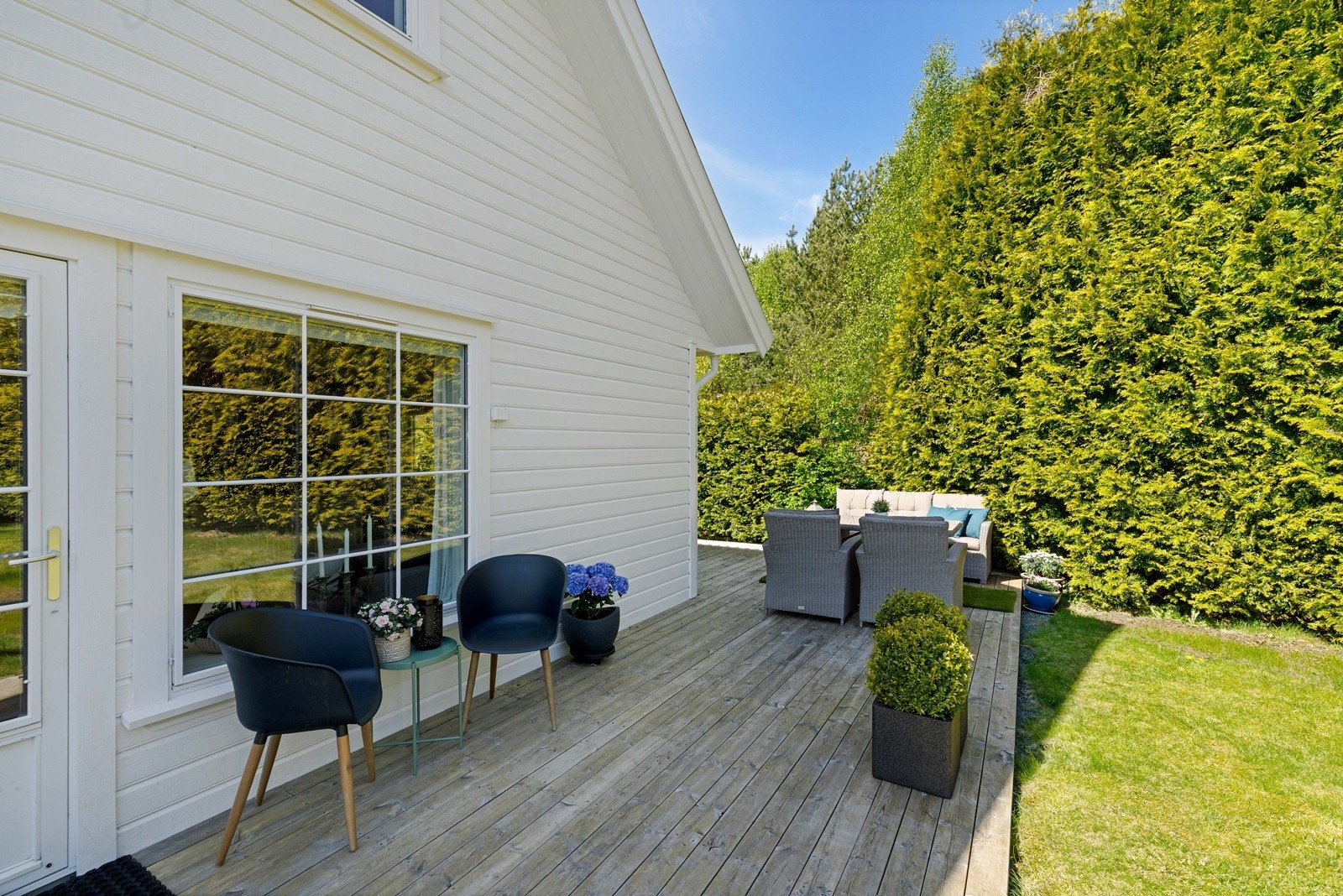 Terrassen har sol om ettermiddagen og ut på kvelden. Galleribilde