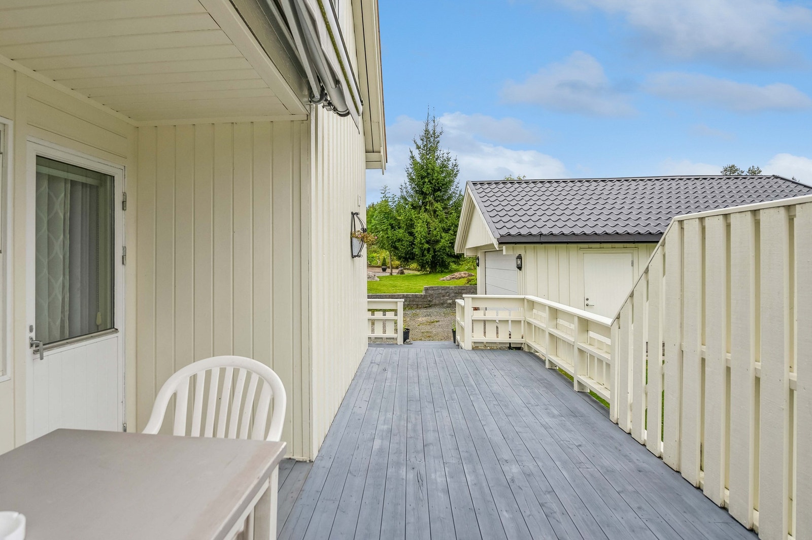 Veranda, hvor man kan nyte fine sommerkvelder. Galleribilde