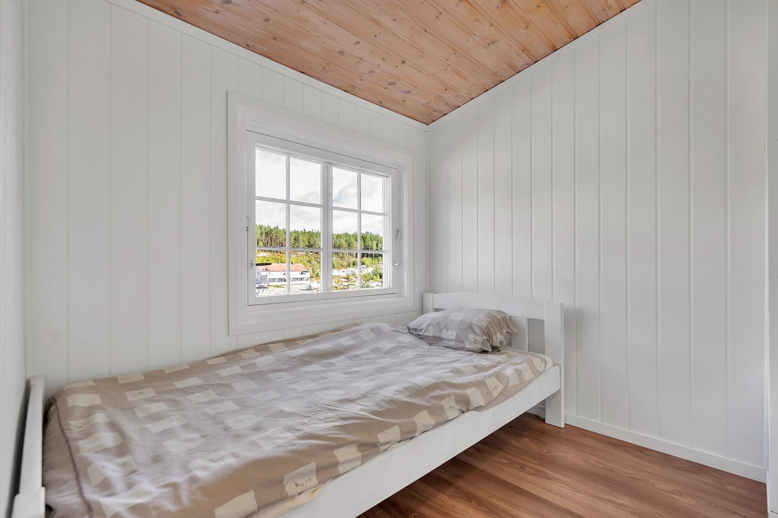 3458058_1-a.jpg Galleribilde