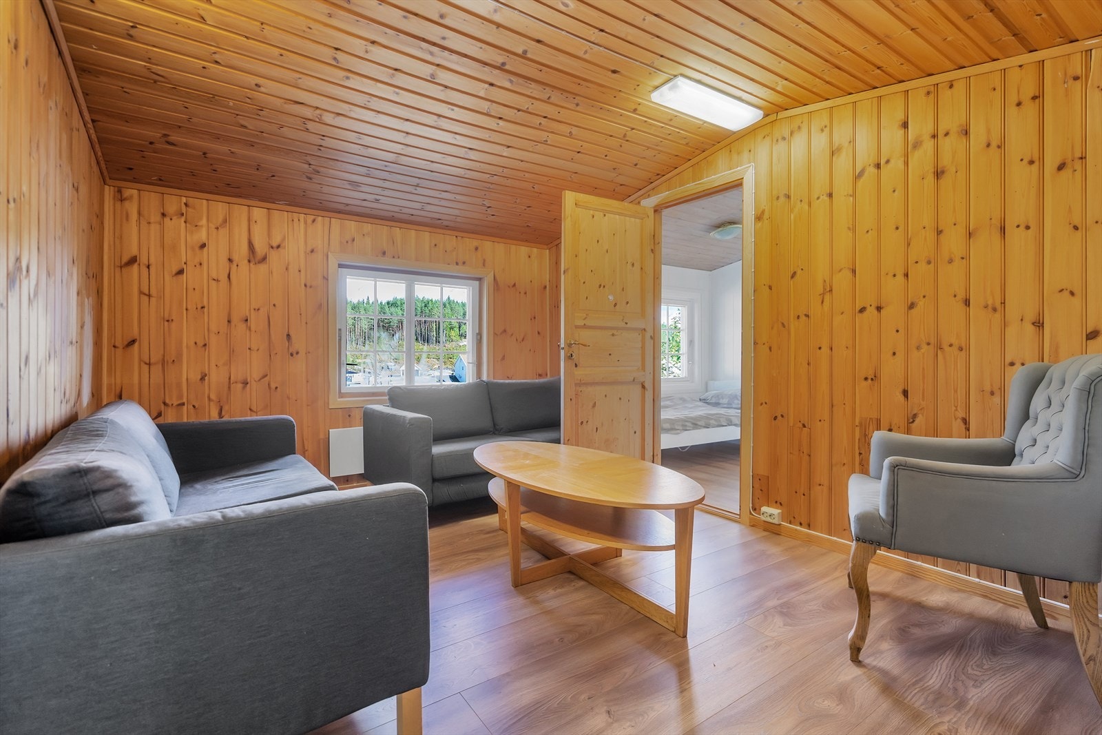 3458057_1-a.jpg Galleribilde