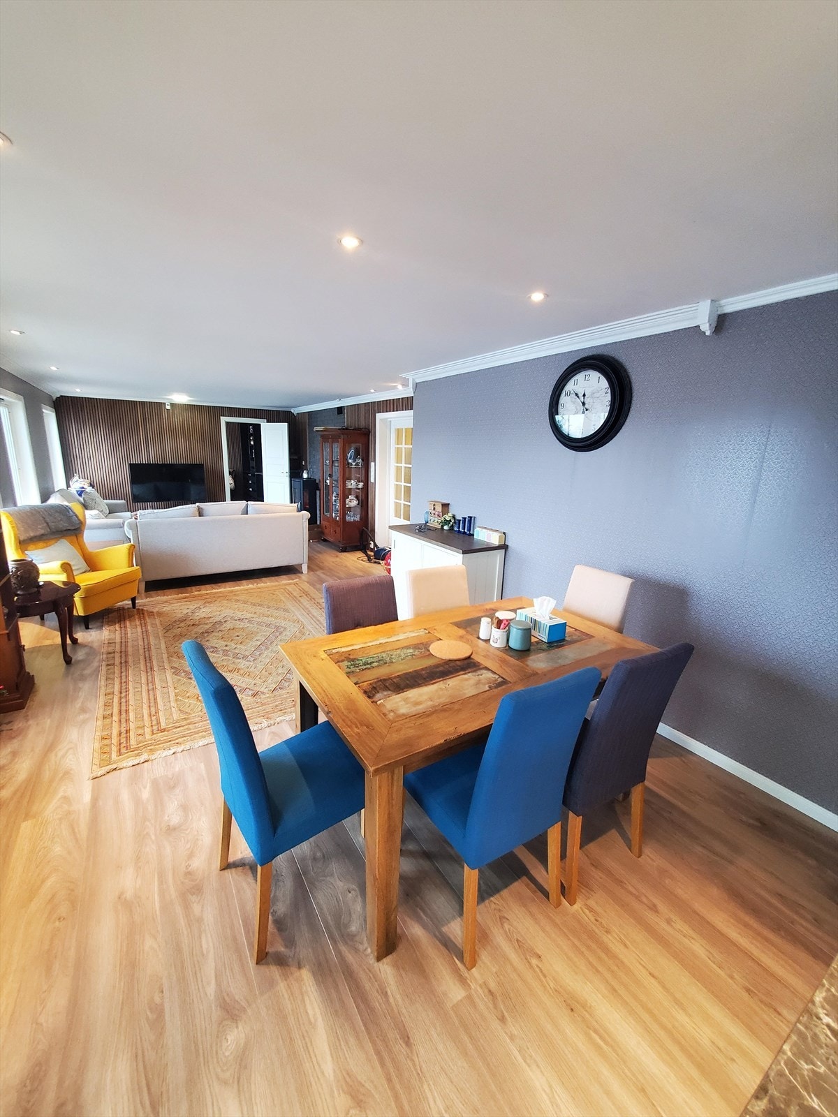 3460188_3-a.jpg Galleribilde