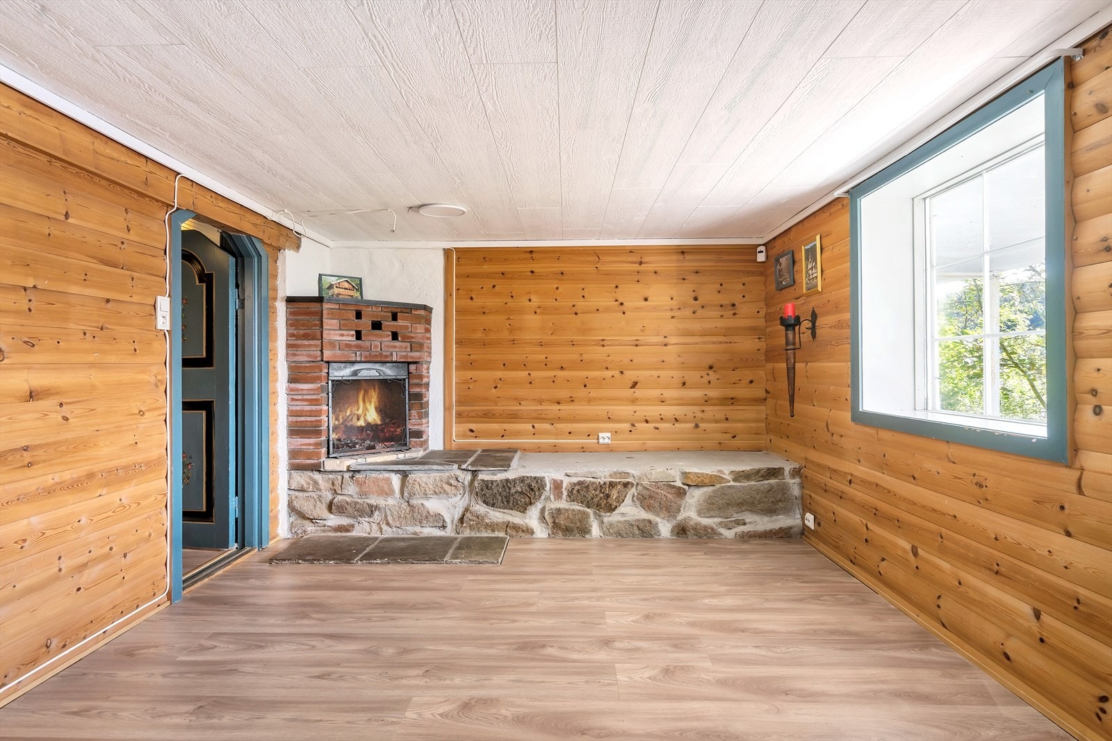 3458041_1-a.jpg Galleribilde