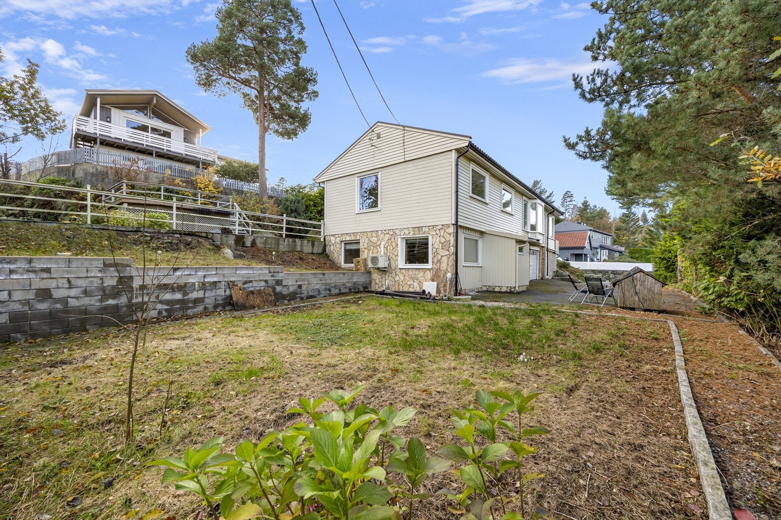 Hage over 2 nivåer. Galleribilde