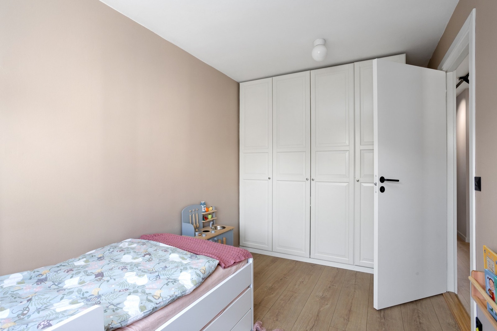 Garderobeskap også på soverom 2. Galleribilde