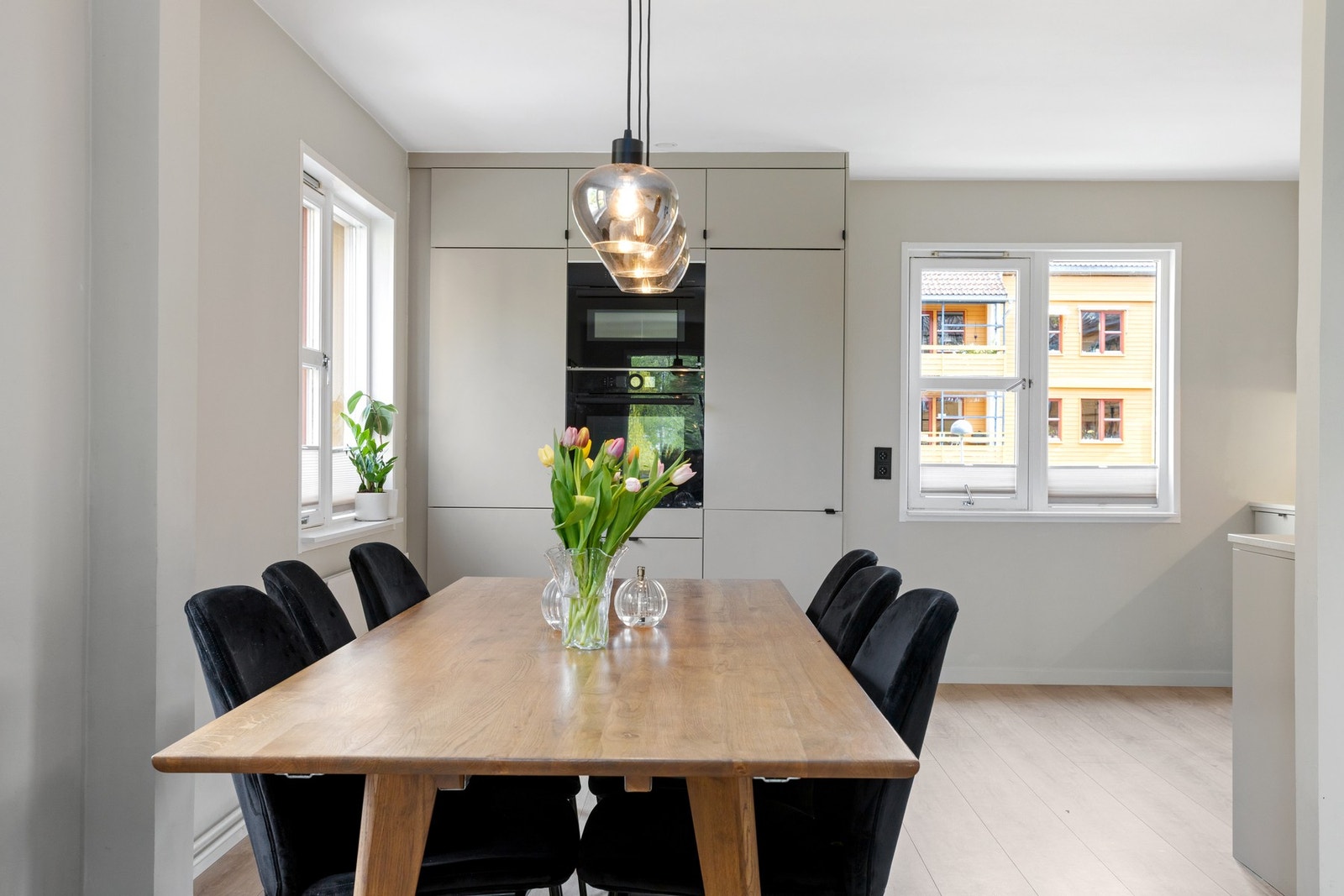 Spiseplass. Galleribilde