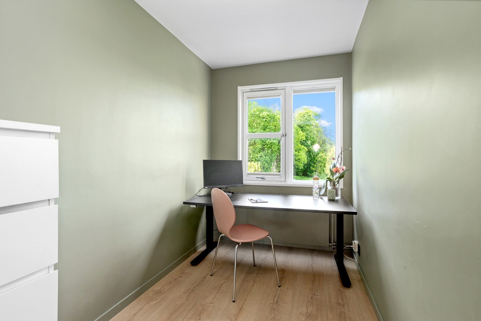 Soverom 3 benyttes som kontor, men egner seg også godt som barnerom/gjesterom. Galleribilde