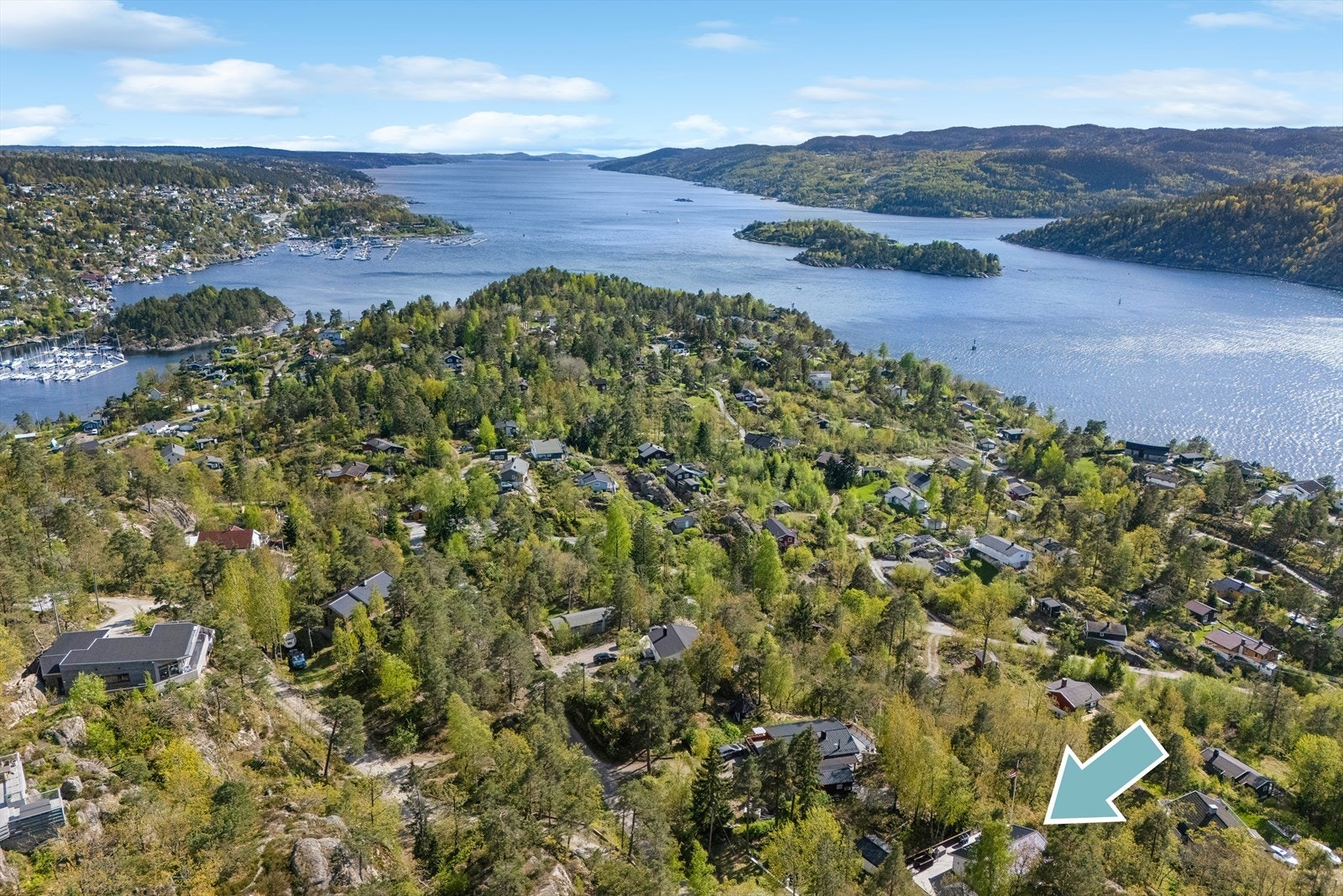 Det er sommeråpen butikk i nærområdet - og korte avstander til idylliske Drøbak sentrum og alle fasiliteter Galleribilde