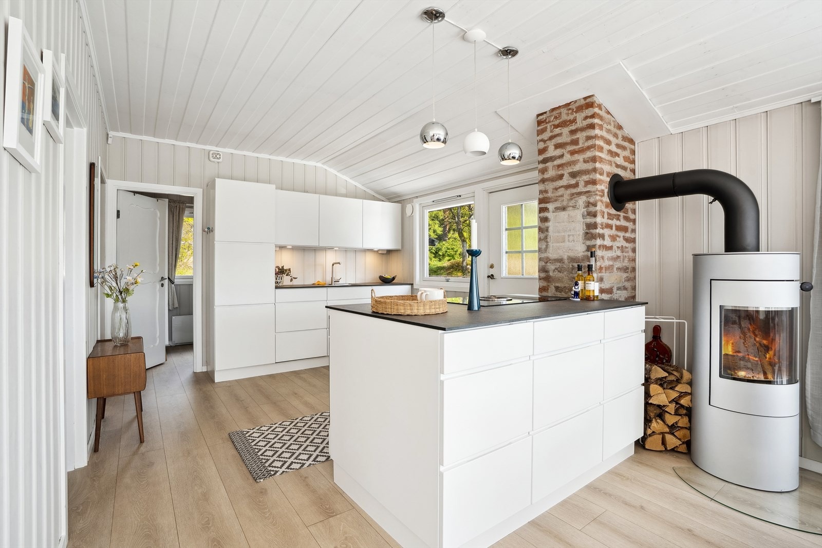 Åpent kjøkken med innredning fra Kvik Galleribilde