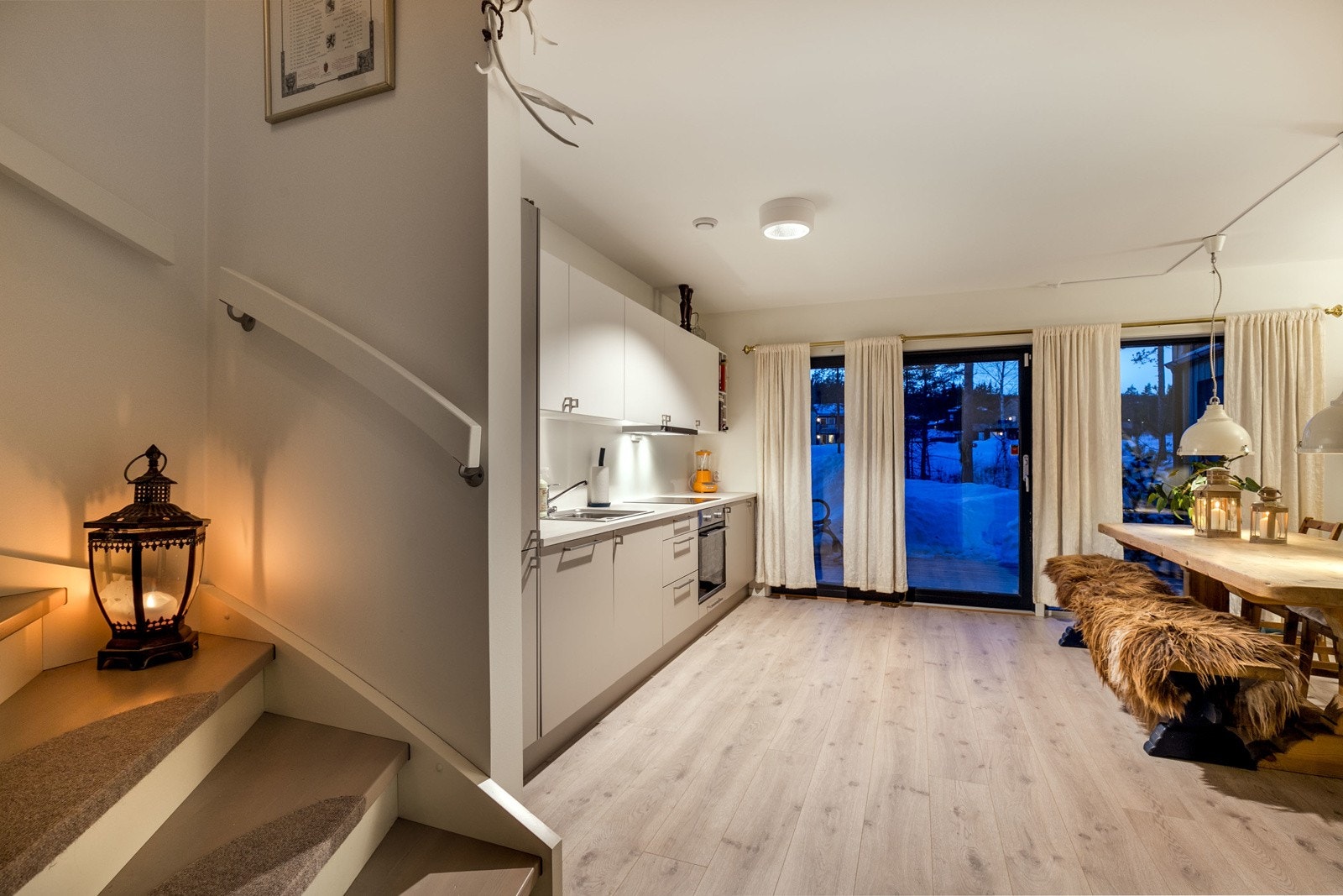 Detalj fra gang inn mot kjøkken/stue. Galleribilde