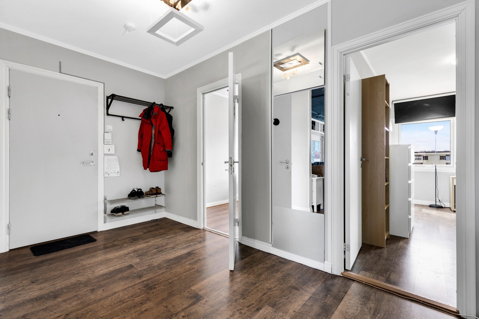 Leiligheten disponerer to boder i kjelleretasjen. Galleribilde