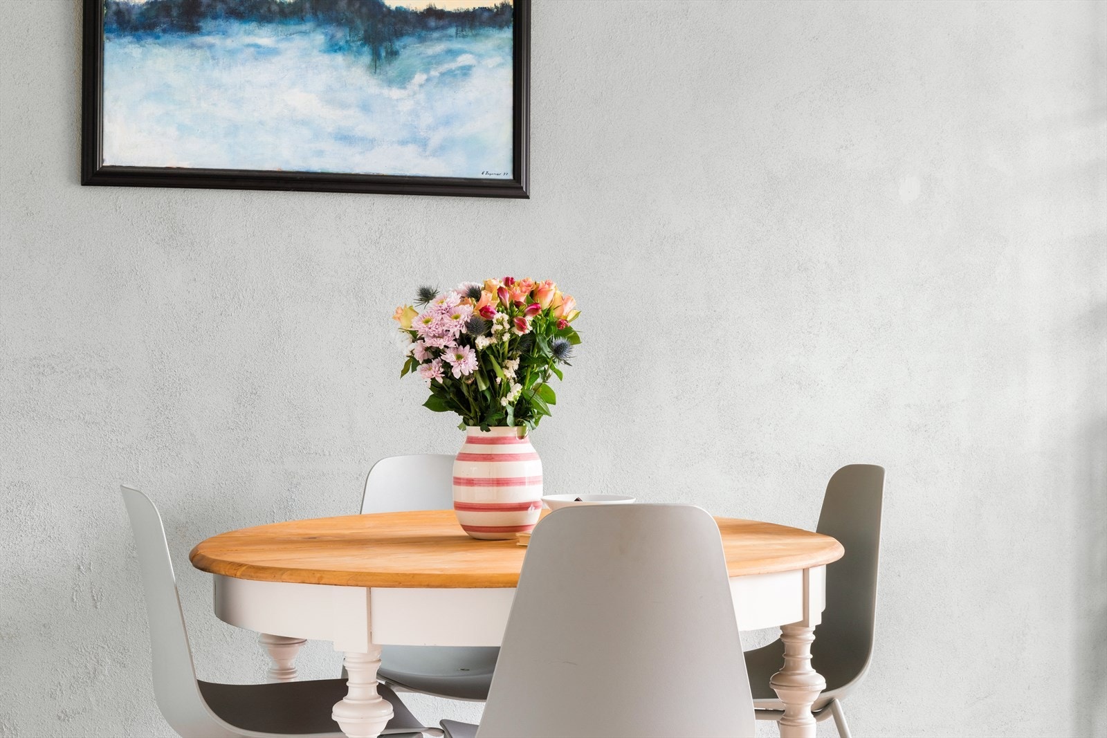 Spiseplassen innbyr til både hverdagskos og selskap med gjester. Galleribilde