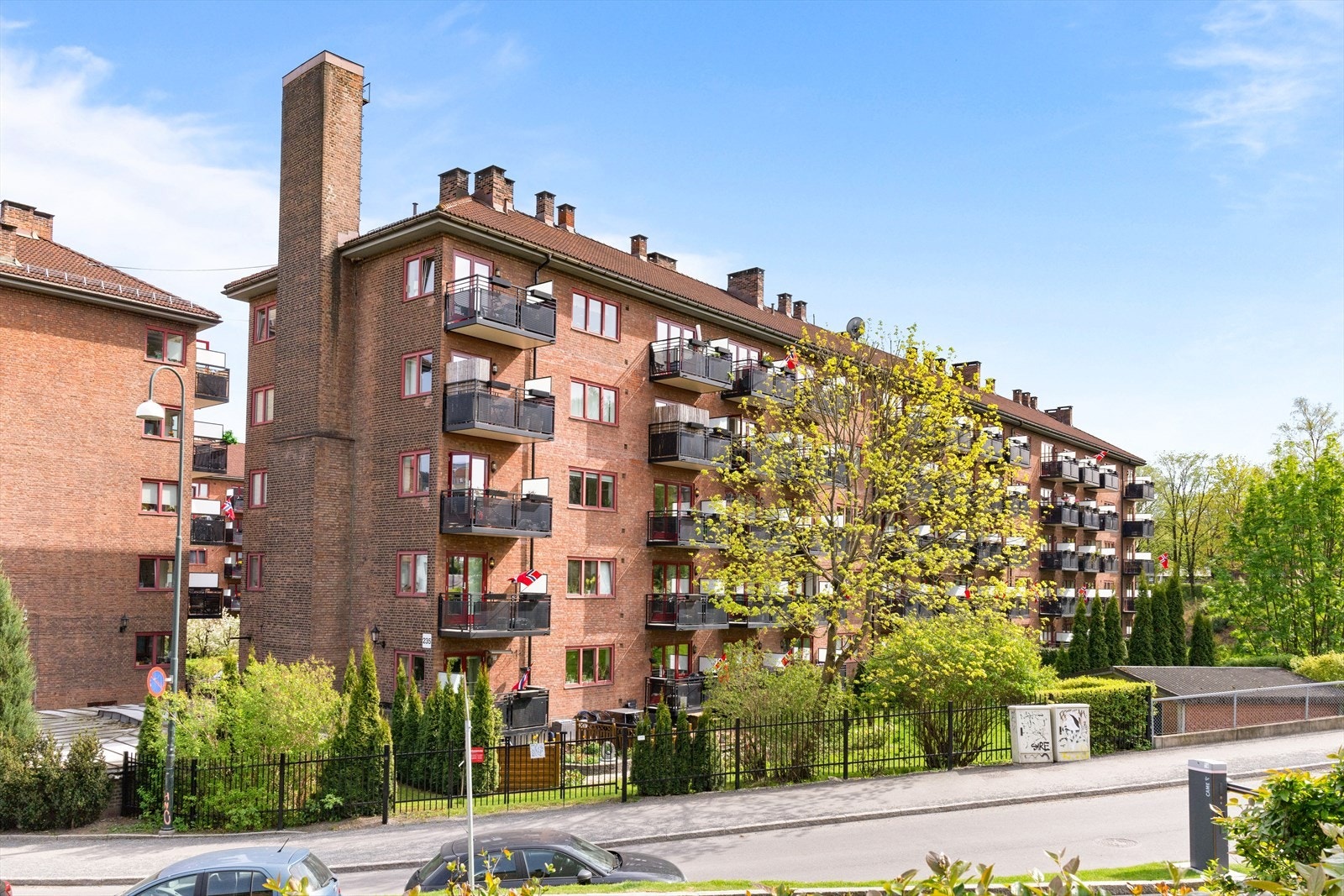 Borettslag består av 356 andelsleiligheter fordelt på syv blokker. Galleribilde