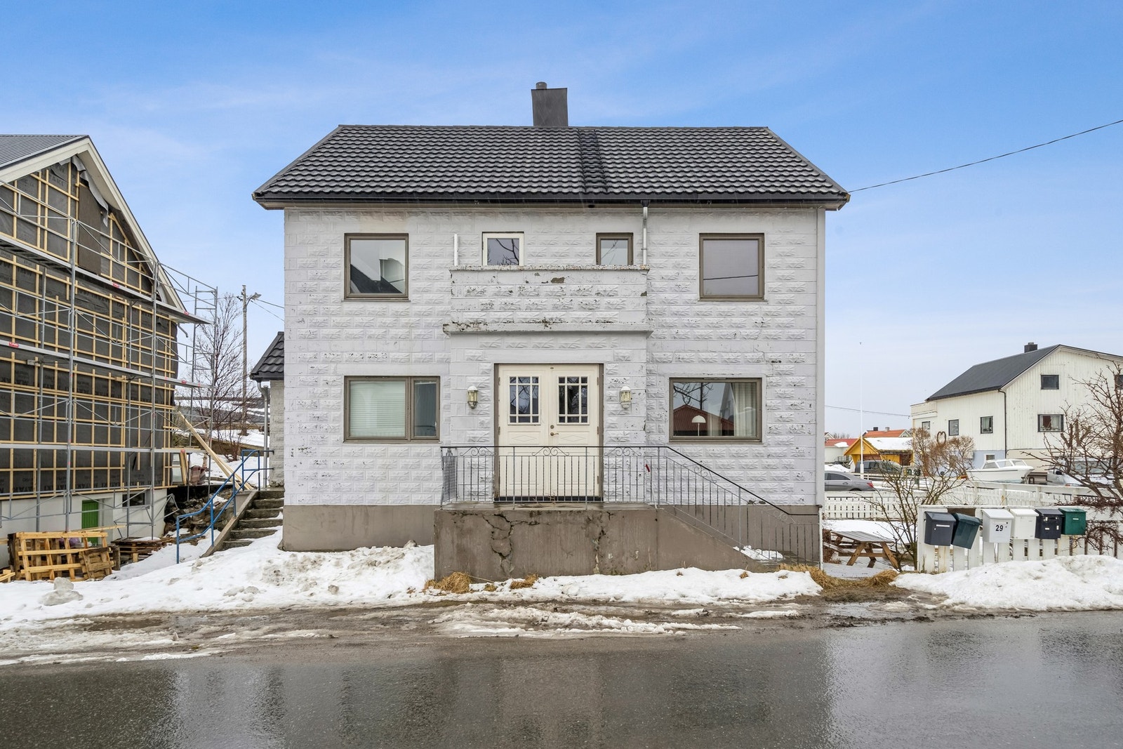 Fasade av vestsiden av boligen Galleribilde