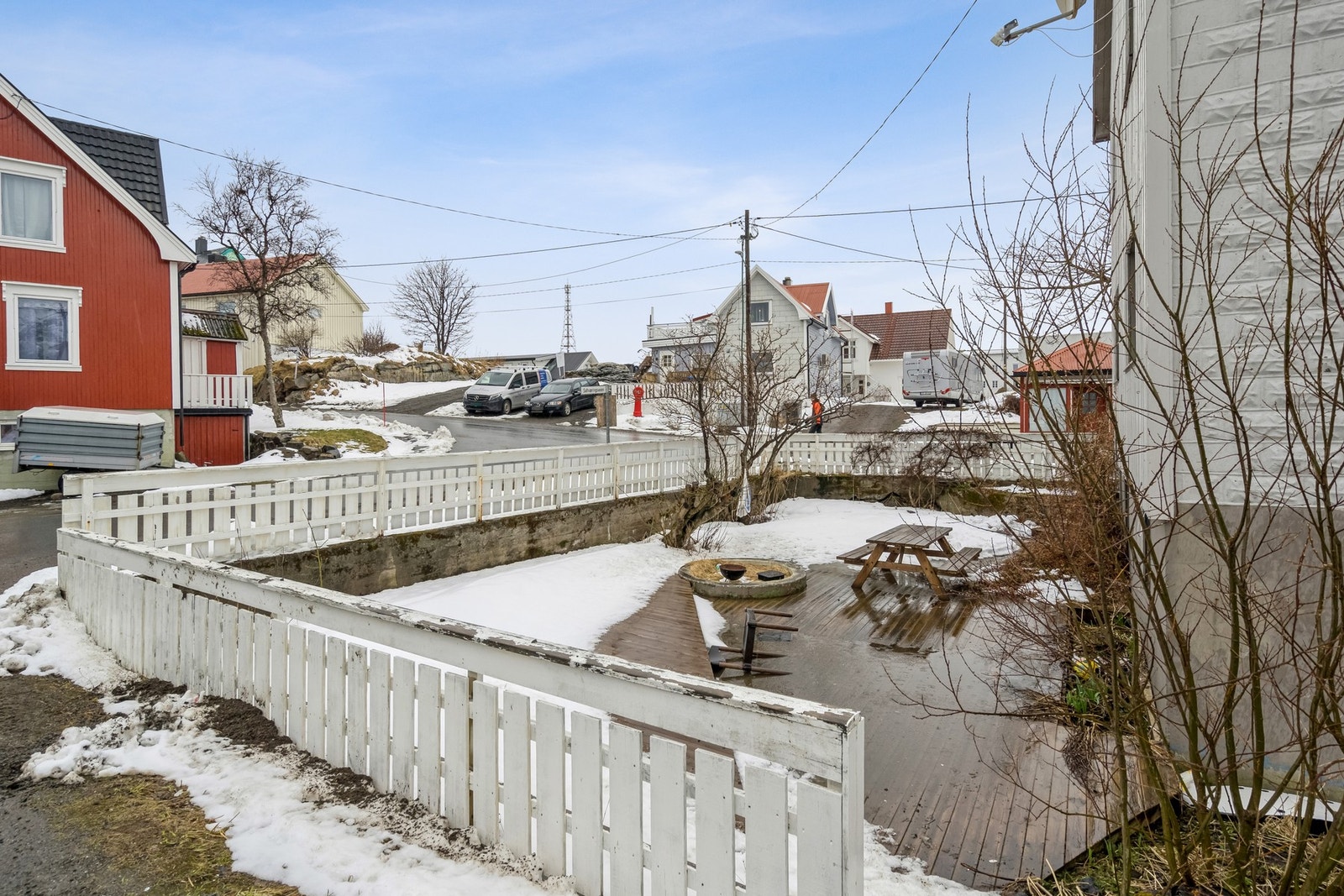 Uteområdet er inngjerdet og har gode solforhold Galleribilde