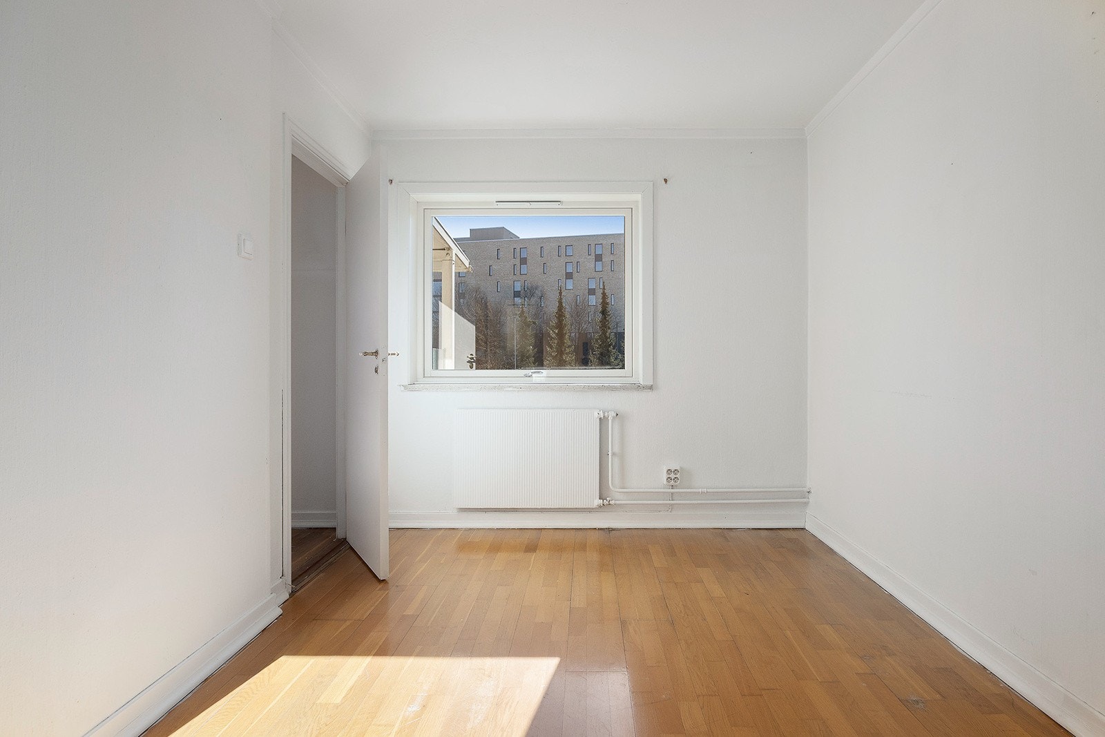 Vindu som gir godt med naturlig lysinnslipp. Galleribilde