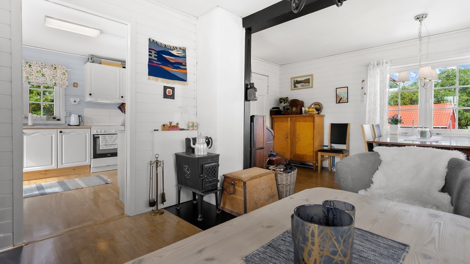 Stue mot kjøkken. Galleribilde