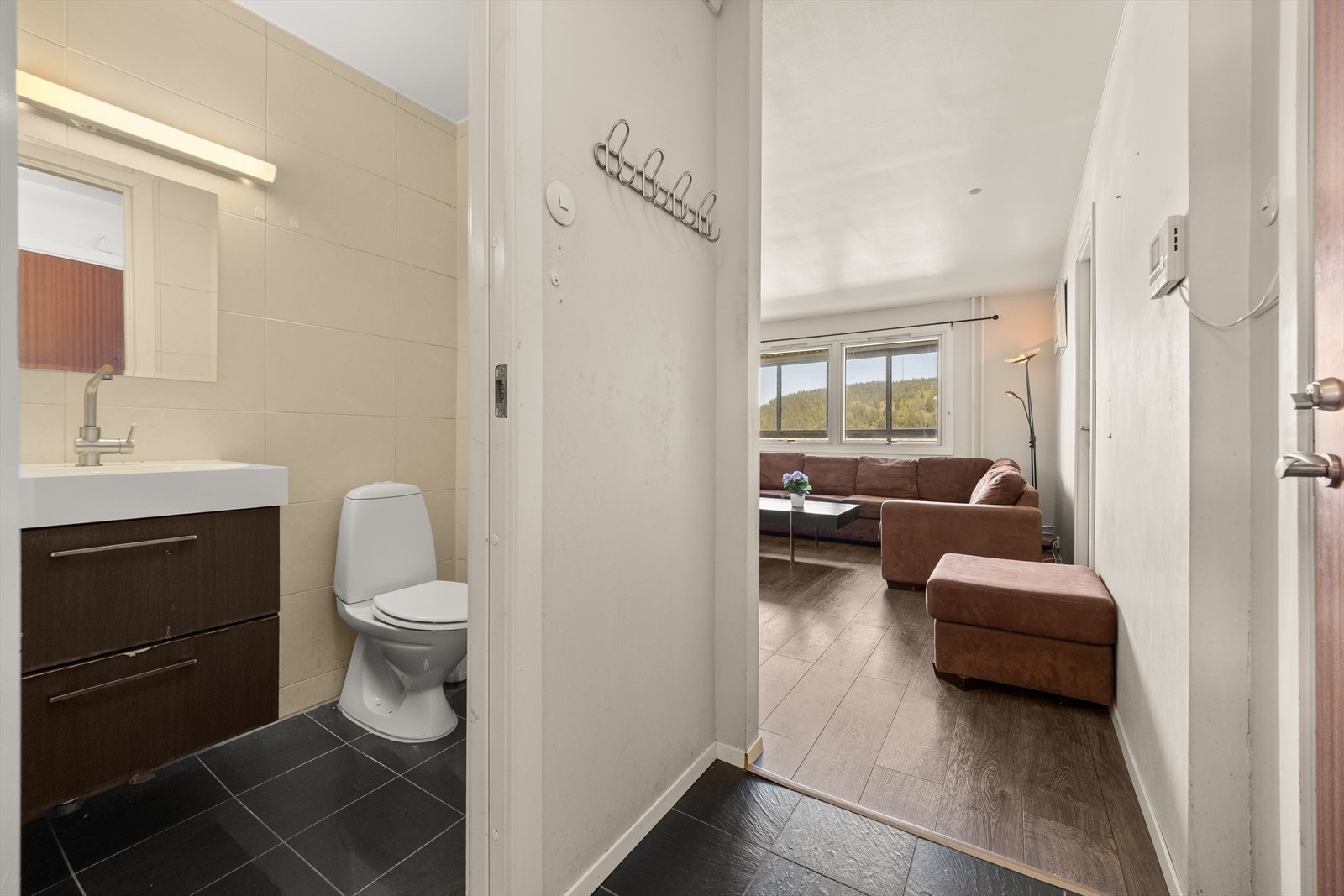 Velkommen hjem! Entré med plass for å henge fra seg Galleribilde