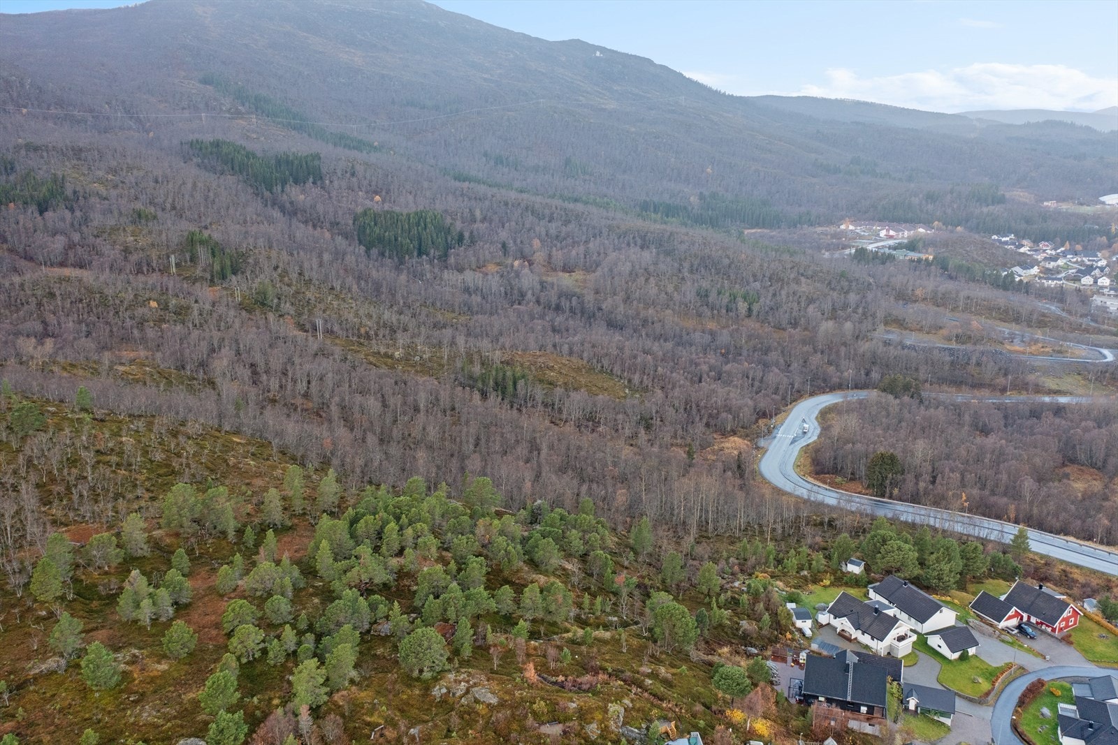 Beliggende i skrående terreng og gir et fantastisk utgangspunkt for utsikt Galleribilde