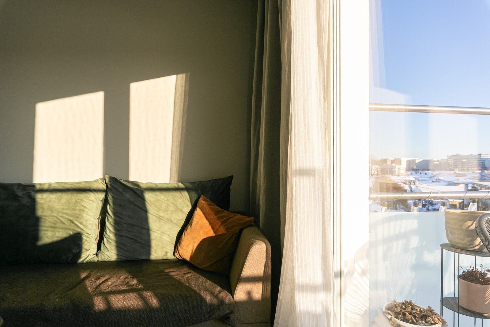 Mye lys kommer inn i denne ende-leiligheten Galleribilde