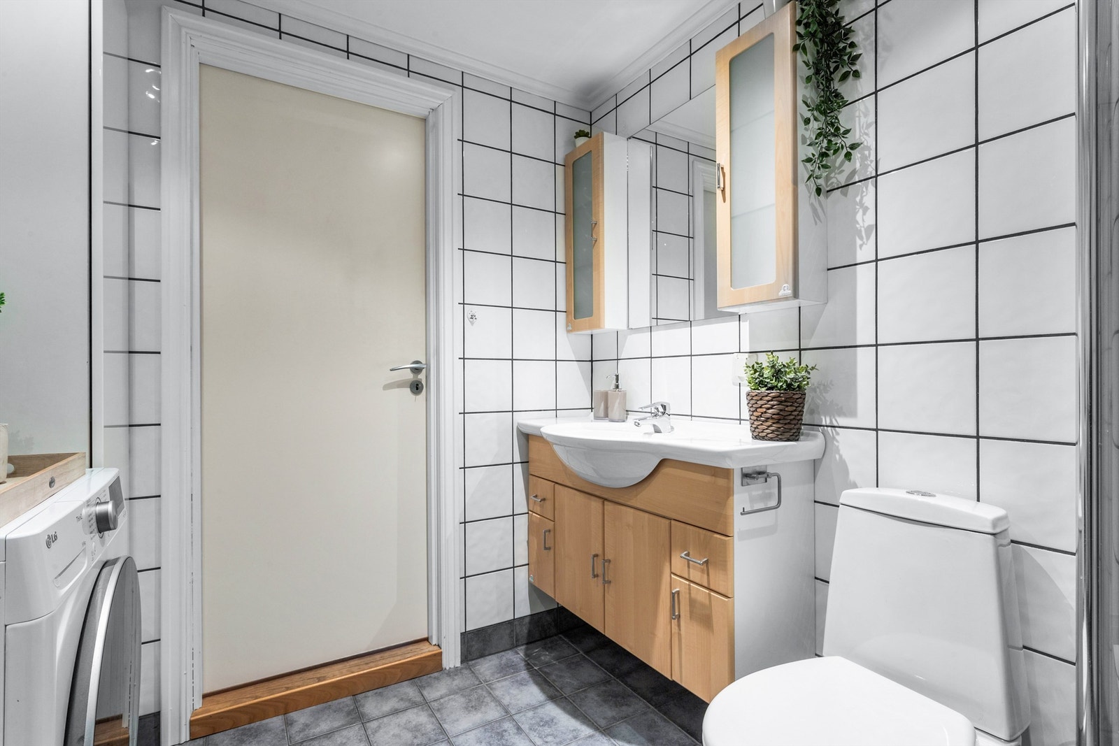 Opplegg for vaskemaskin og tørketrommel Galleribilde