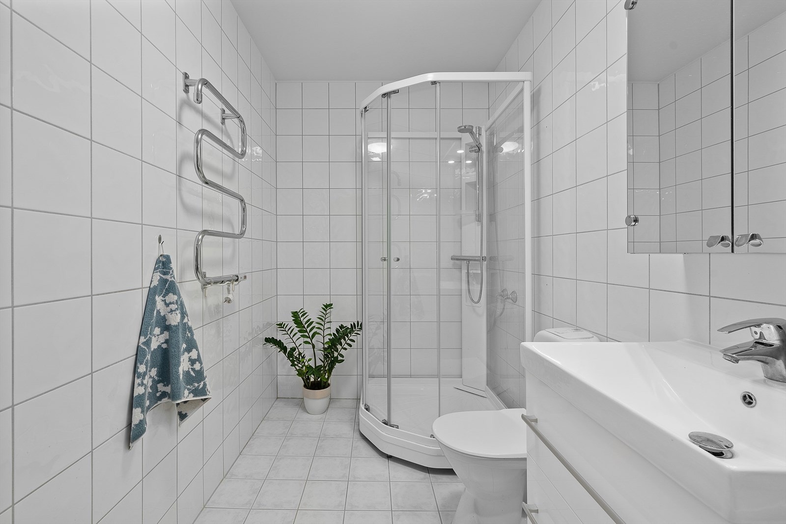 Badet har opplegg for vaskemaskin. Galleribilde