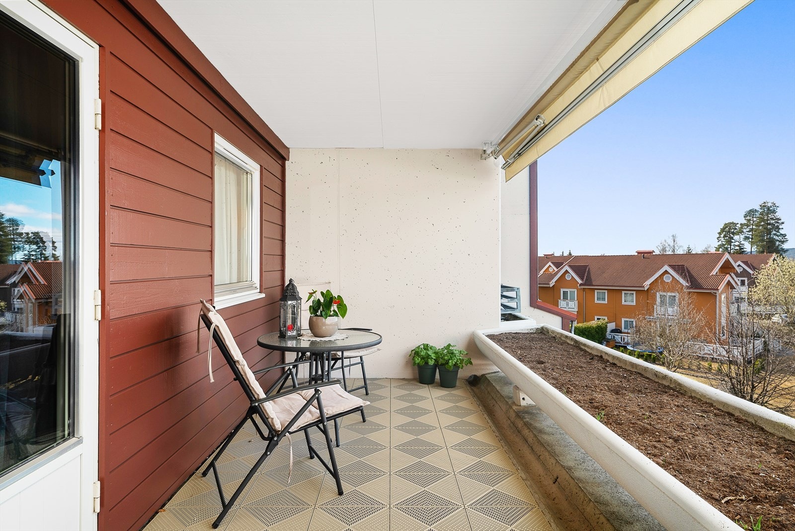 Balkongen er vestvendt og har gode solforhold. Galleribilde