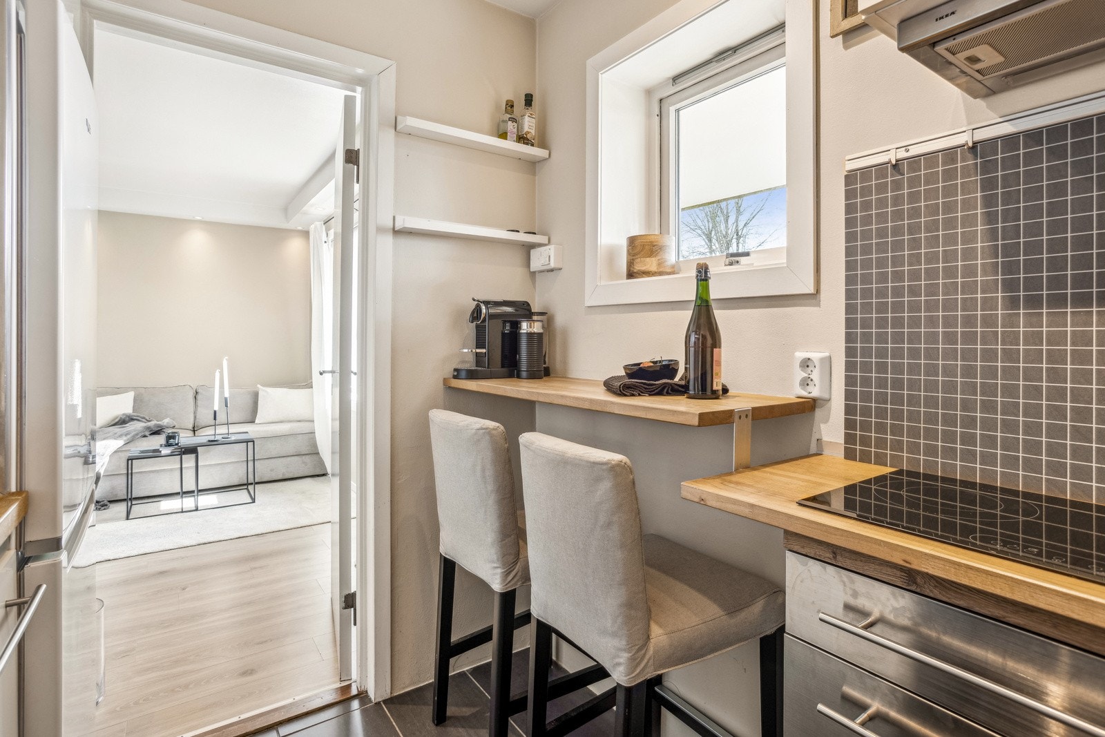 Fin spiseplass på kjøkkenet. Galleribilde