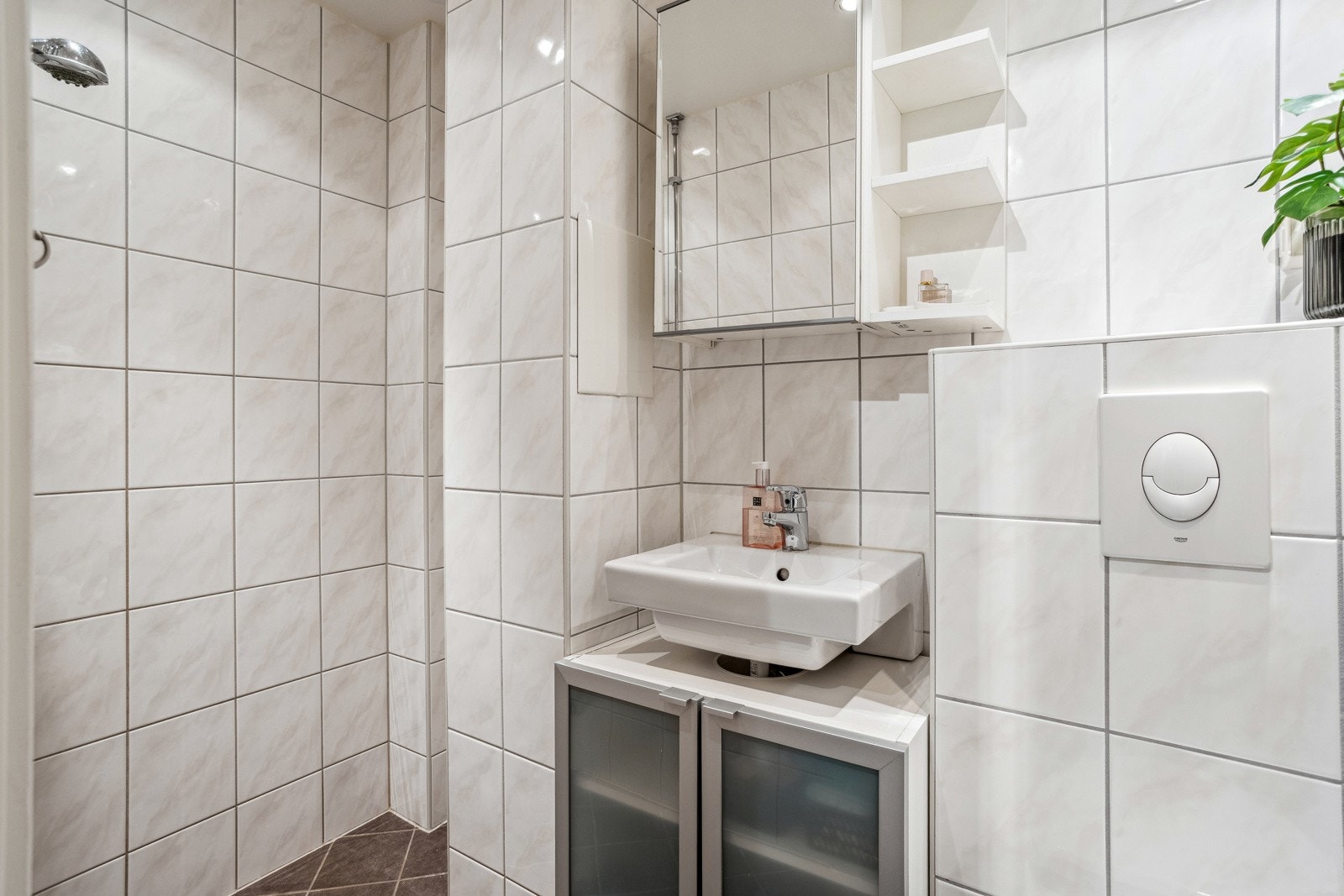 Dusjhjørne. Galleribilde