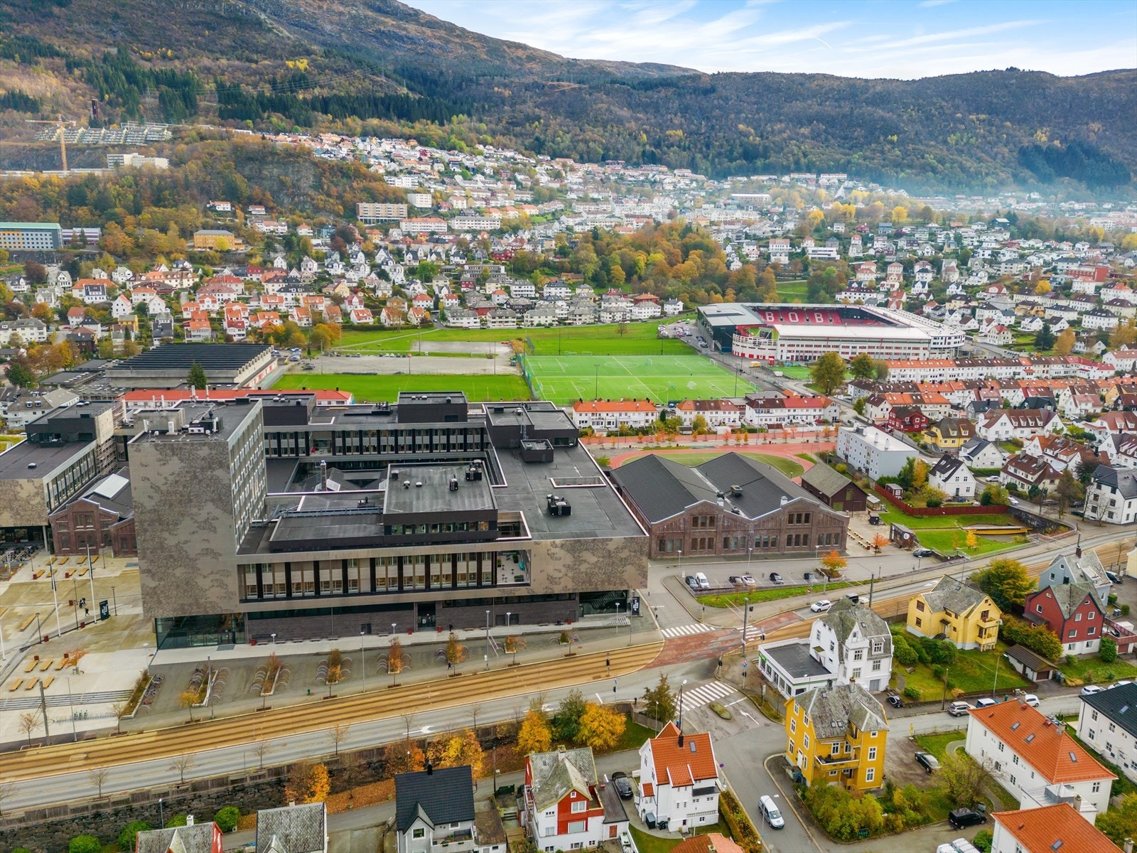 Høgskulen på Vestlandet (HVL) er lett tilgjengelig til fots eller med sykkel, Galleribilde