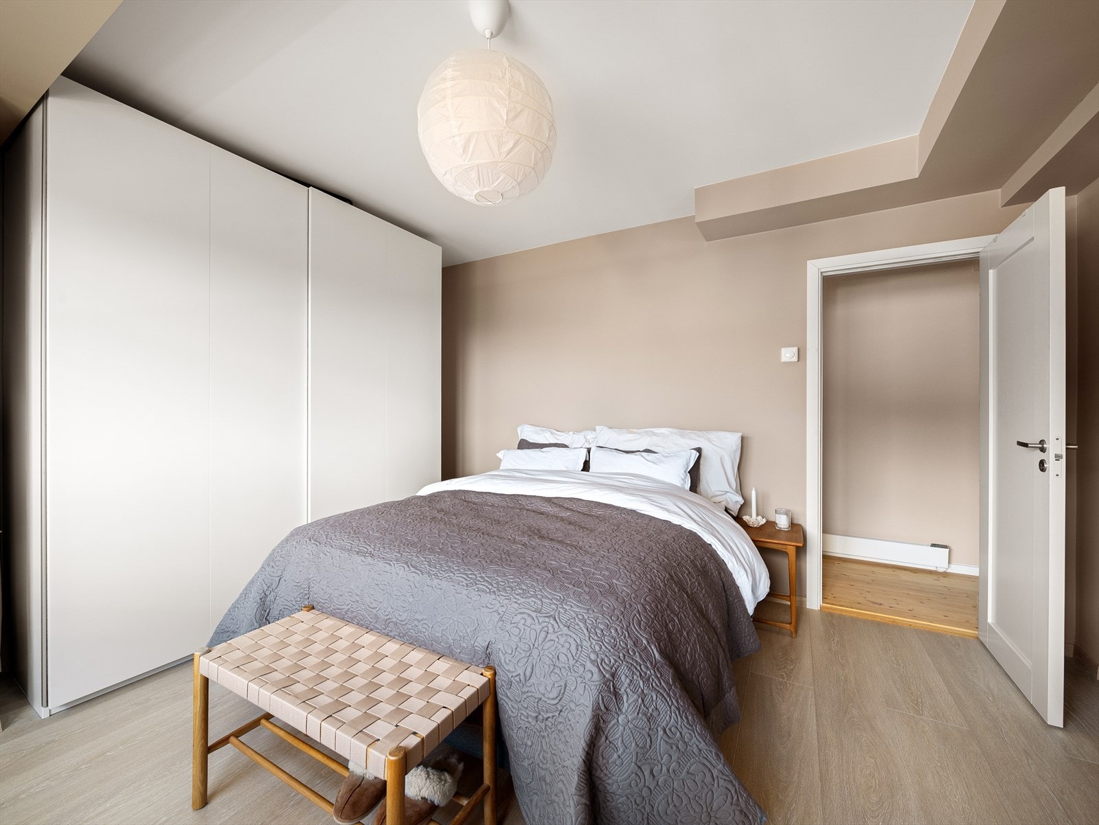 Soverommet har god størrelse og er lett å møblere. Galleribilde