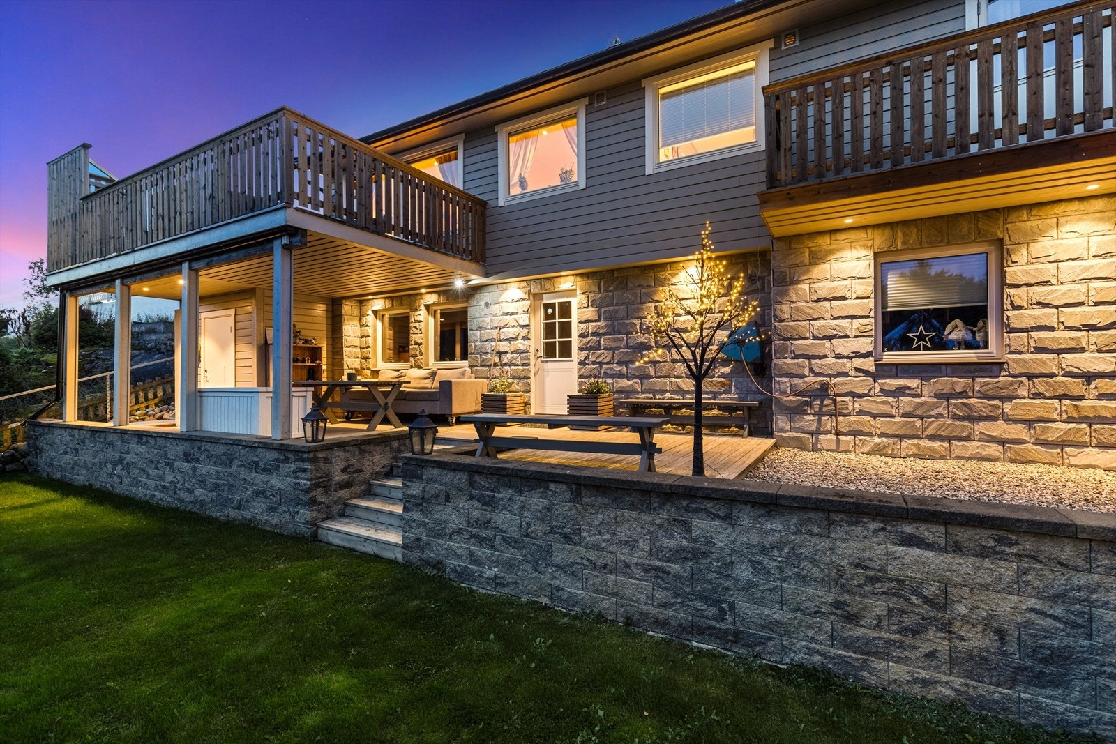 Marius Balto v/DNB Eiendom har gleden av å presentere Slorakroken 2B - en pen og velholdt enebolig med pent opparbeidet tomt og fine uteområder. Parkering på egen tomt og kort gangavstand til nærsenter, offentlig kommunikasjon, skoler og flotte turområder Galleribilde