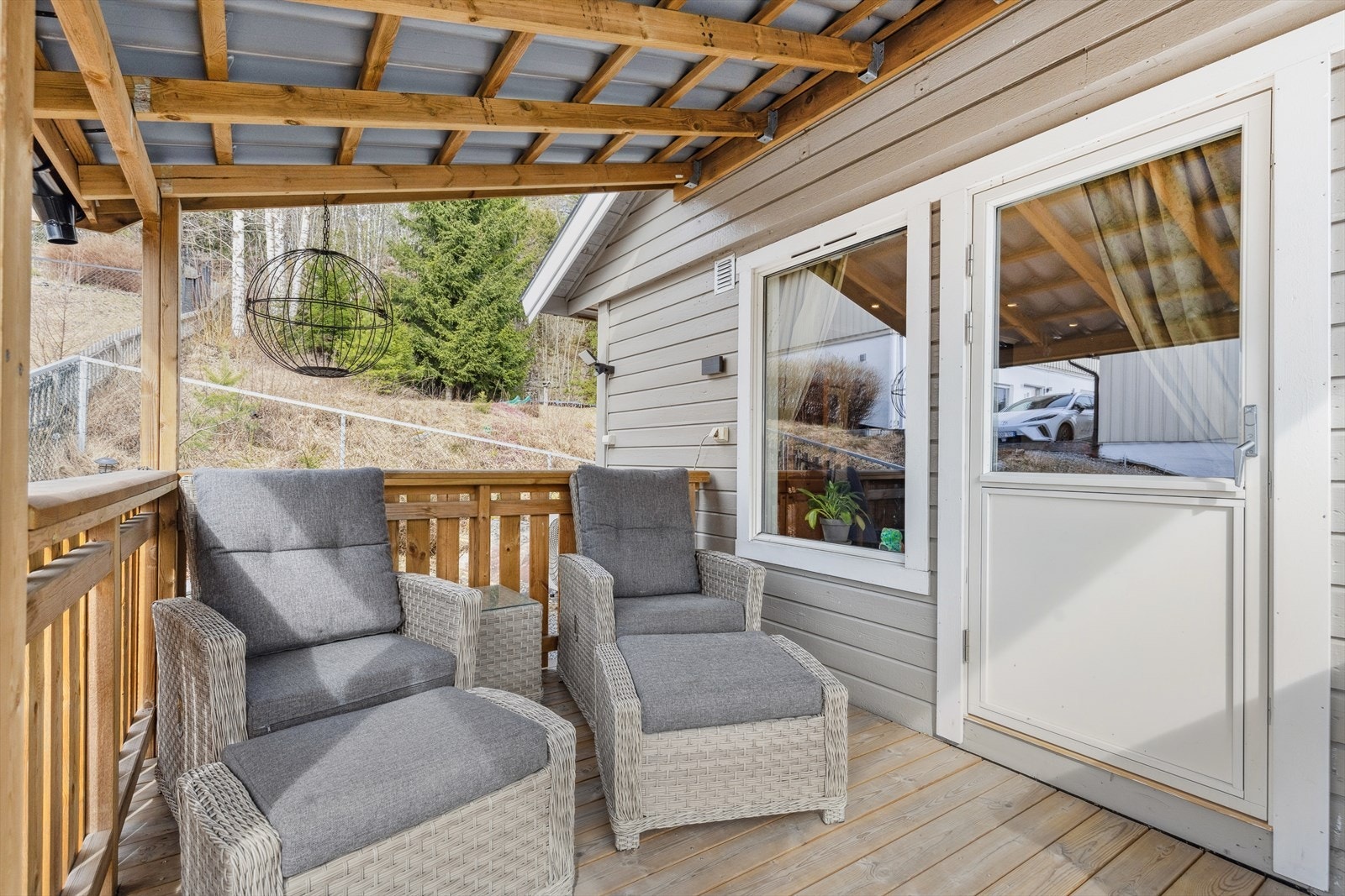 Her er det plass til noe fint sitte møblement. Her kan du nyte morgen kaffen. Galleribilde