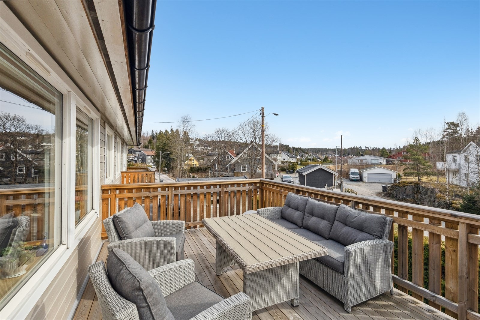 Utgang til balkong på 34 kvm fra stue. Galleribilde