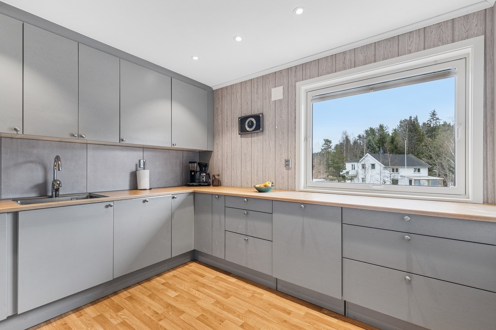 Boligens kjøkken er flott og er fra 2020! Galleribilde