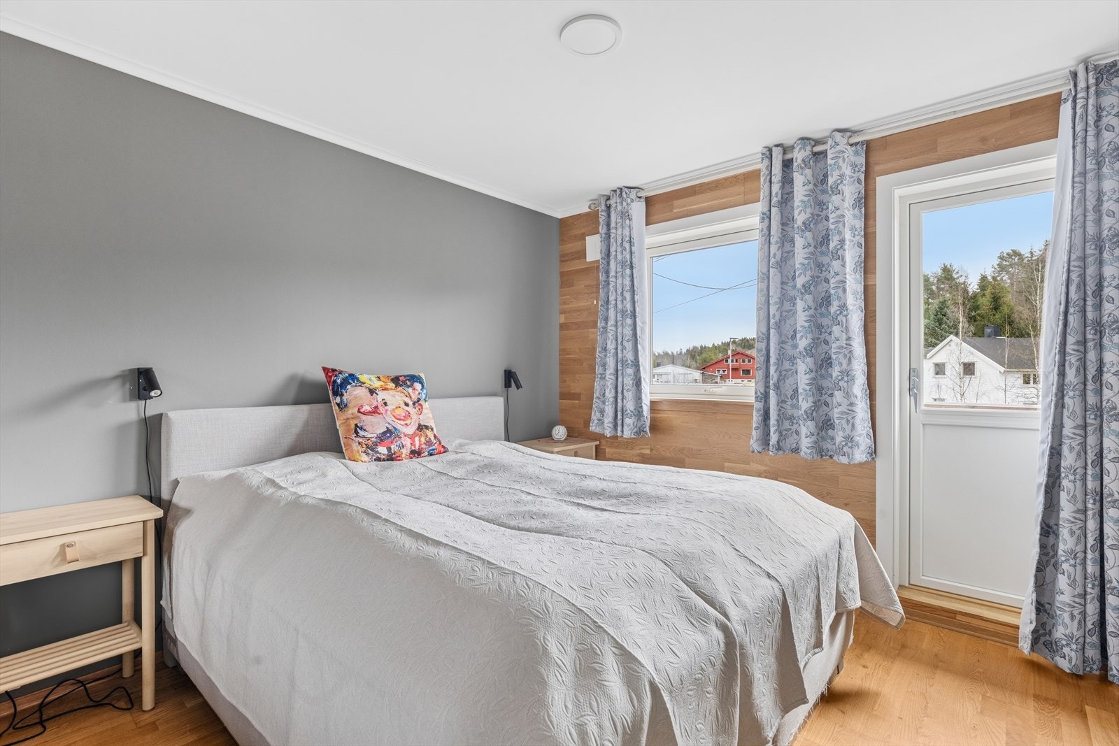 Fra hovedsoverommet er det også utgang til en fin balkong på 4,7 kvm. Galleribilde