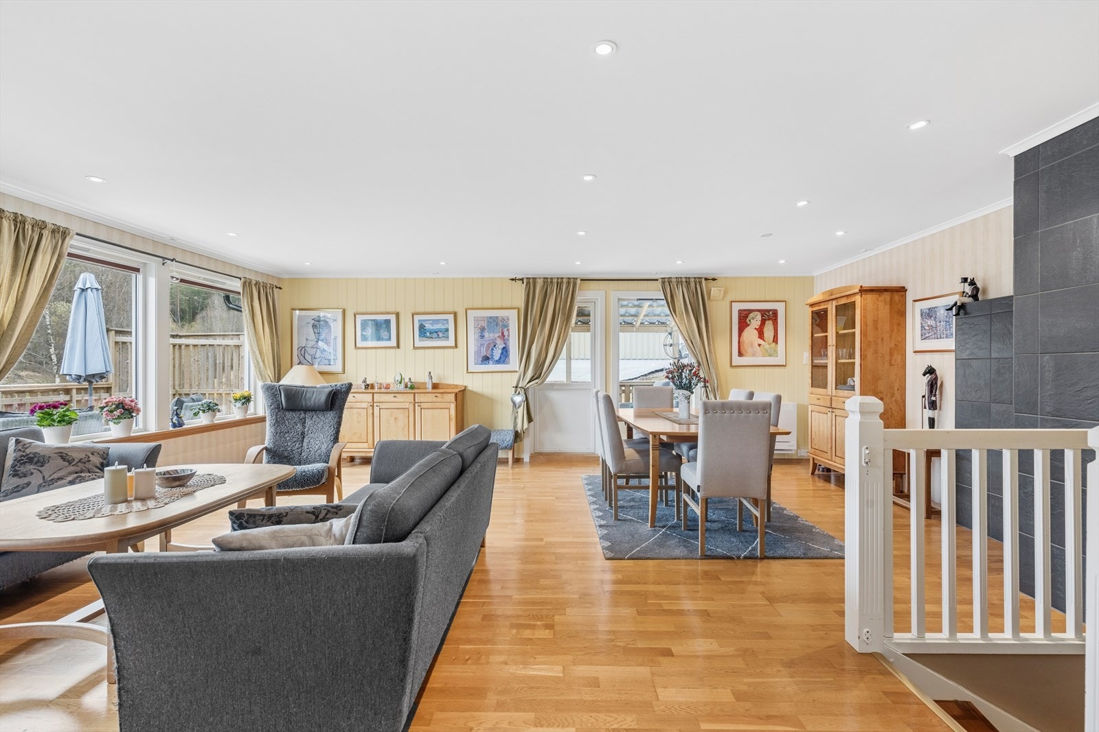 Lys og fin stue! Galleribilde