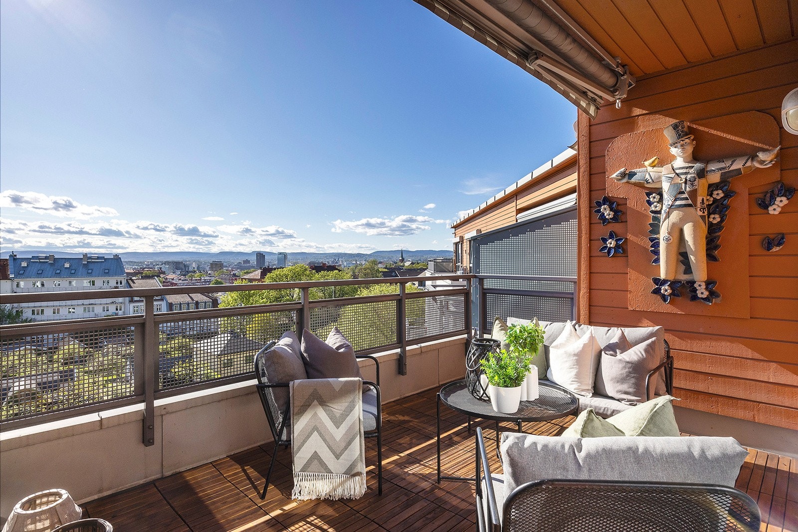 Meget gode solforhold på sydvestvendt balkong Galleribilde