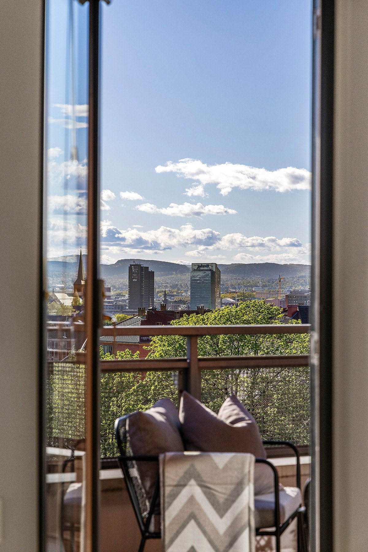 Utgang fra stuen til balkong Galleribilde