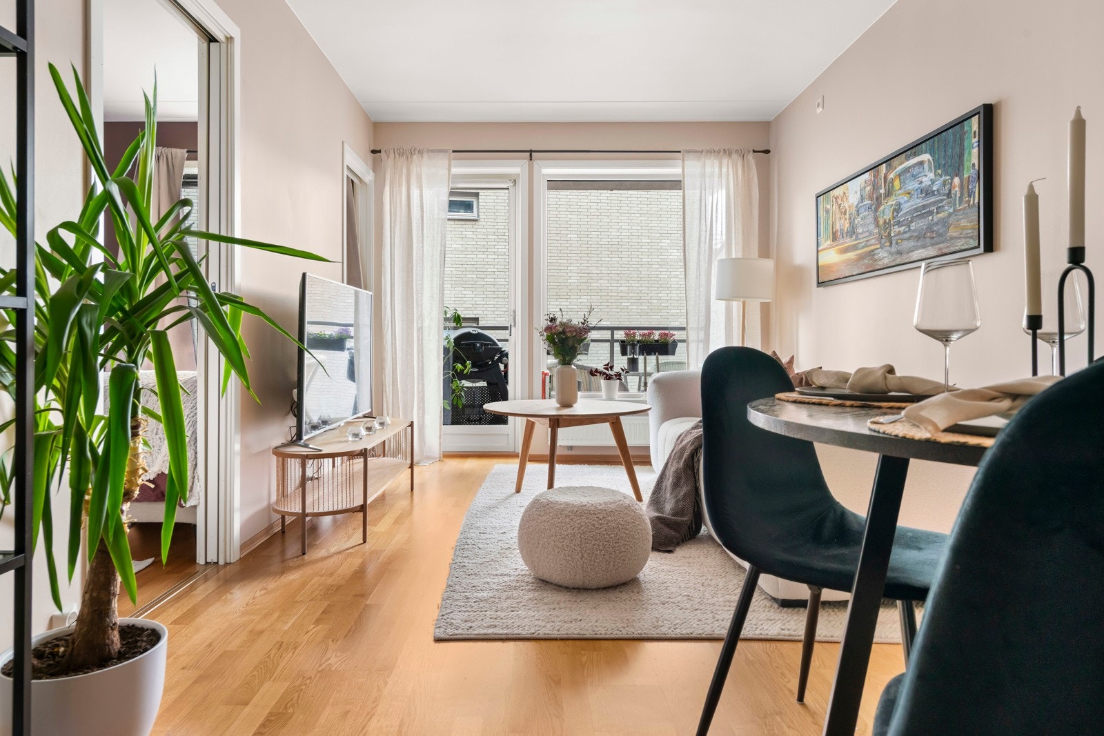 Varmtvann og fyring er inkludert i felleskostnadene. Galleribilde