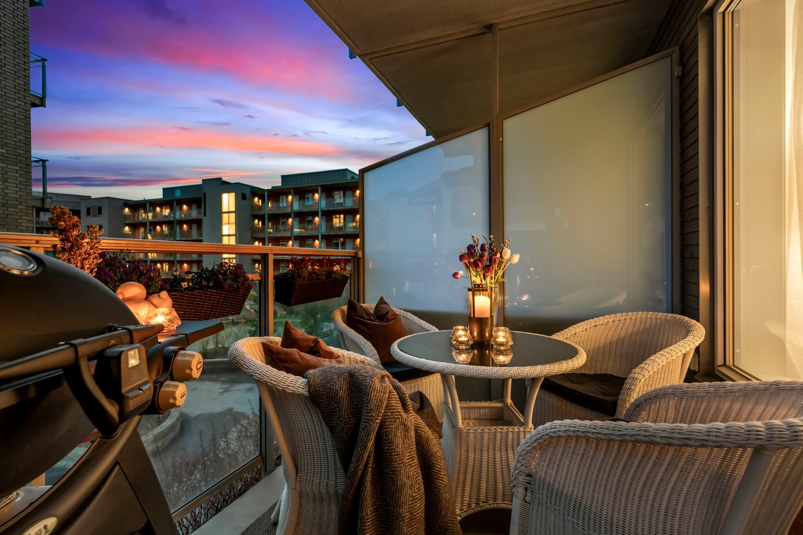 Velkommen til en moderne flott 2-roms leilighet beliggende i populære Konfektfabrikken på Rodeløkka. Galleribilde