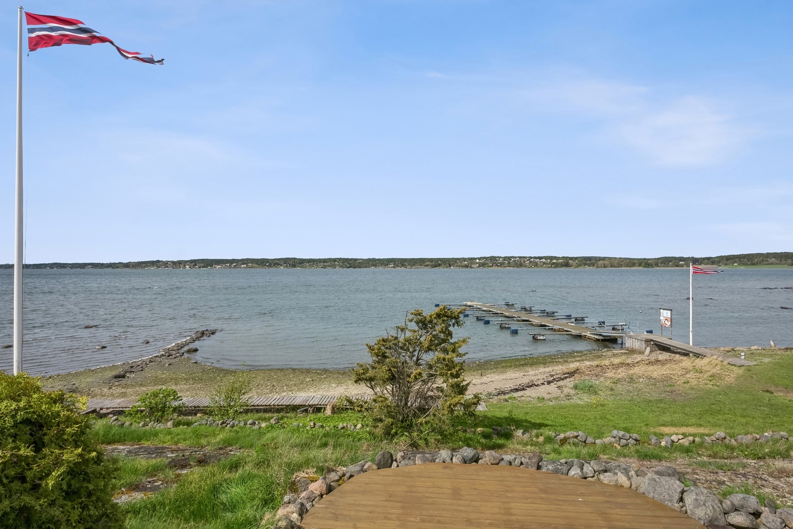 Det er tinglyst bryggeplass rett ved hytta Galleribilde