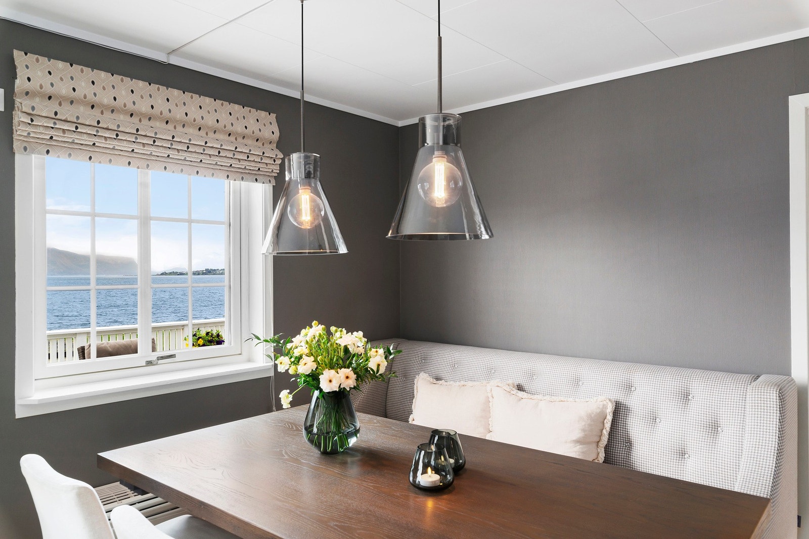 Boligen fra 1994 er godt i varetatt og har kun hatt én eier før dagens eier. Nå har du muligheten til å bli eier nr 3. Galleribilde