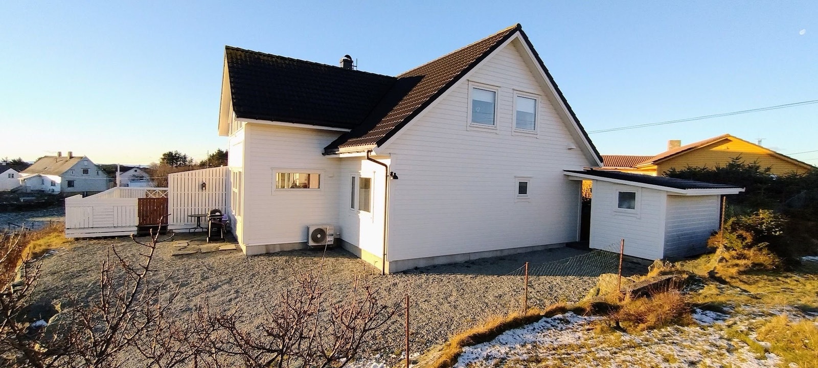 Nyere bygg fra 2009 med hele 5 soverom Galleribilde