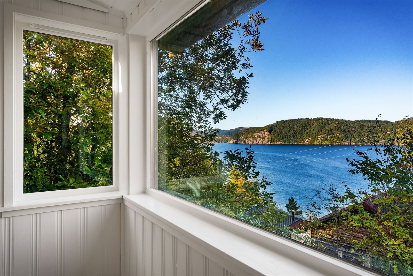 - Hytten ble i 2024 oppgardert med ny laminat og lister i alle rom - Galleribilde