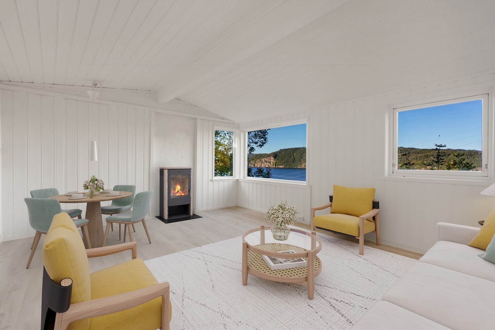 - Stuen har god plass til både sofa og spisegruppe (digital styling) - Galleribilde